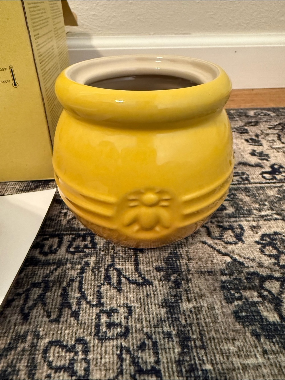 NEW Le Creuset Yellow Ceramic Honey Pot - Picture 3 of 4